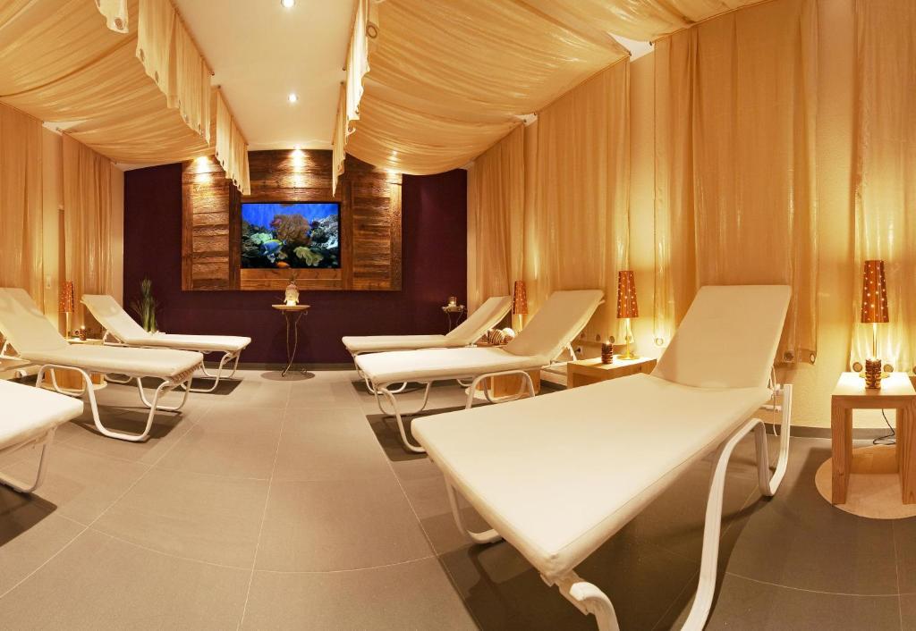 Hotel Alpenhotel Stefanie 4*