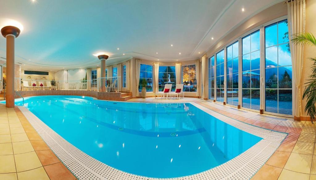 Hotel Alpenhotel Stefanie 4*